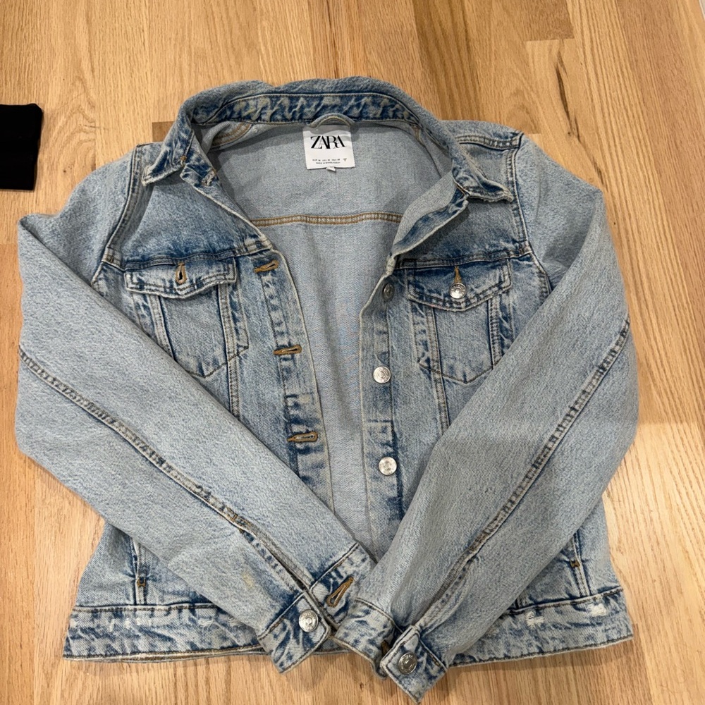 Zara cropped jean jacket never worn before